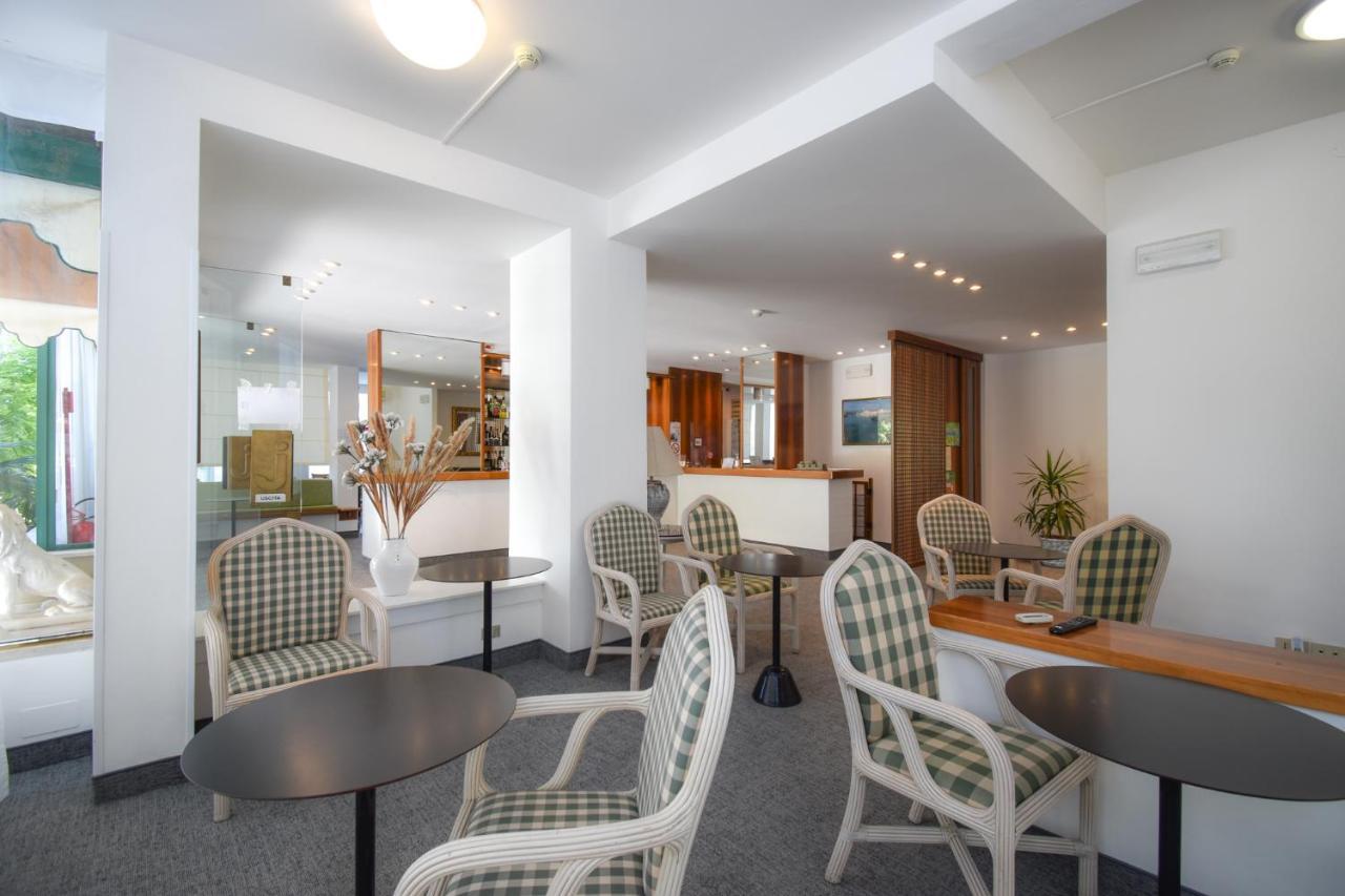 קאורלה Hotel Janeiro מראה חיצוני תמונה