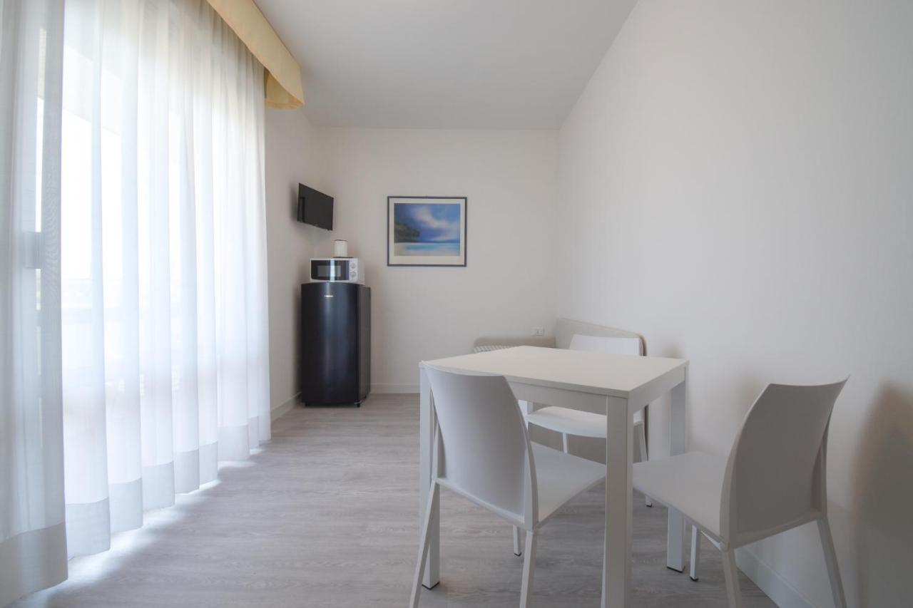 קאורלה Hotel Janeiro מראה חיצוני תמונה